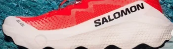 Salomon S/Lab Ultra Glide rouge et blanche.